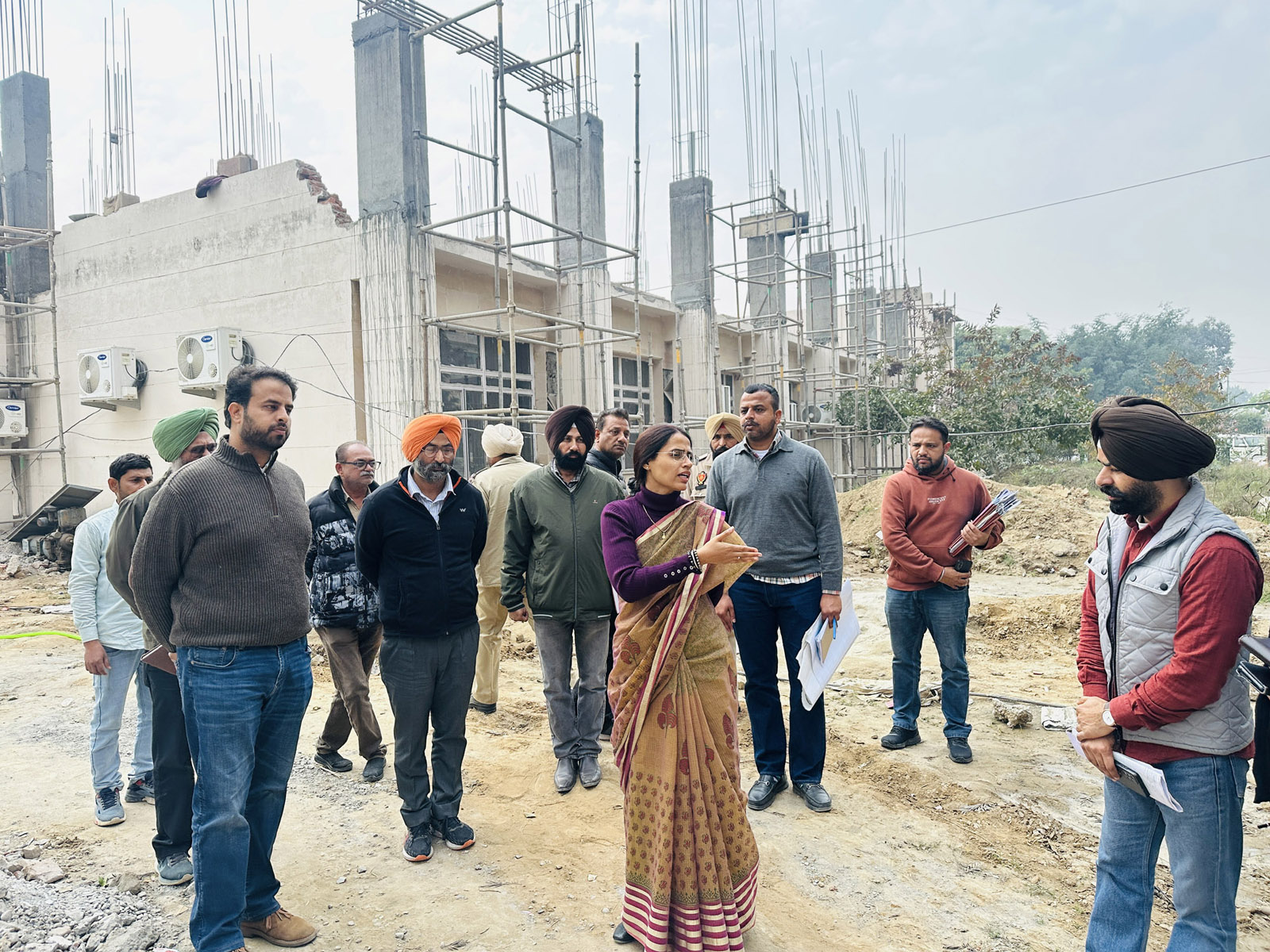 Deputy Commissioner inspected the Patwar station being built at a cost of Rs 7.65 crore
